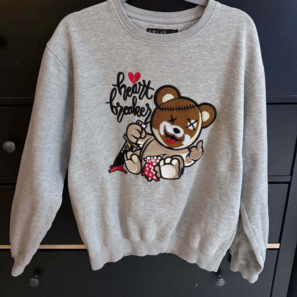 FOCUS HEART BREAKER Teddy Bear Sweatshirt | Large | RARE